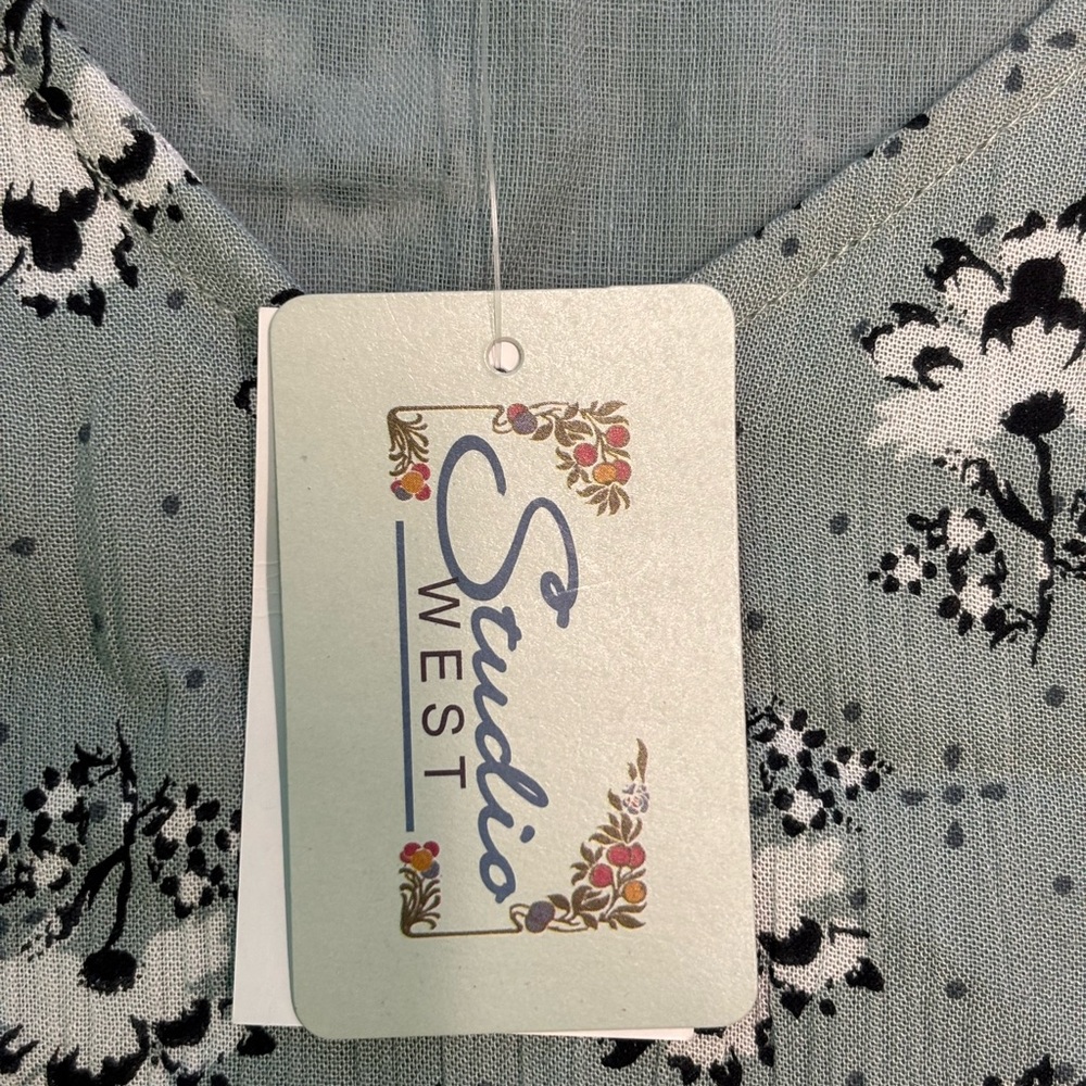 Studio west Sage Green Floral Dress - Picture 7 of 8
